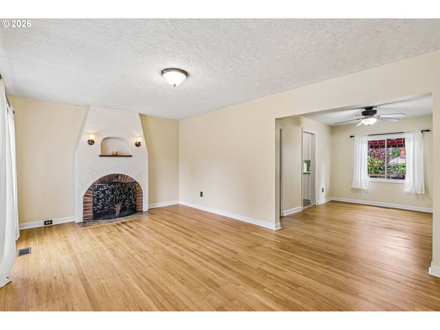 2340 Ne 60TH Ave, Portland, OR 97213