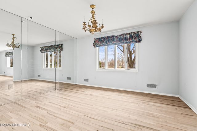 9 Abis Place, West Long Branch, NJ 07764