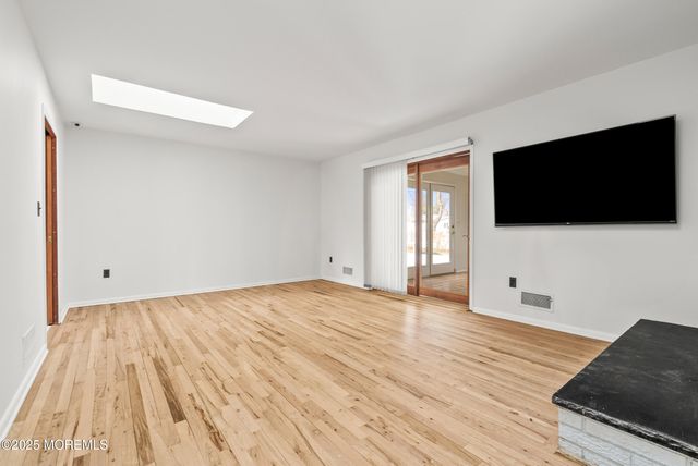 9 Abis Place, West Long Branch, NJ 07764