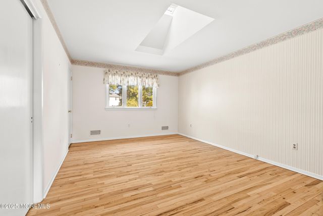 9 Abis Place, West Long Branch, NJ 07764