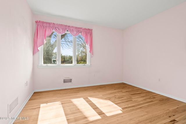 9 Abis Place, West Long Branch, NJ 07764