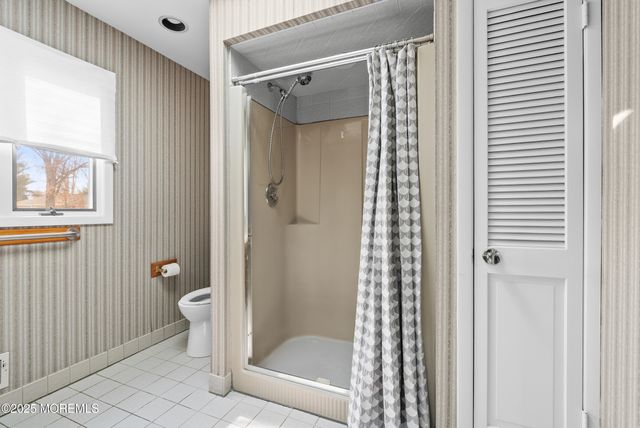 9 Abis Place, West Long Branch, NJ 07764