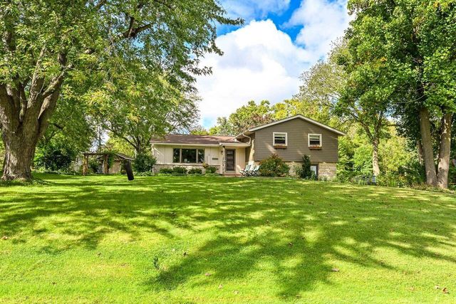 5701 S 121st STREET, Hales Corners, WI 53130