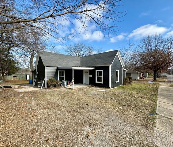 400 S 4th Street, Bonham, TX 75418
