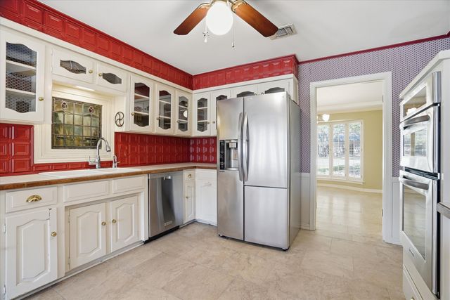 4201 Winding Way, Benbrook, TX 76126