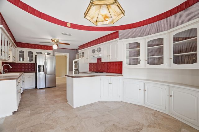 4201 Winding Way, Benbrook, TX 76126