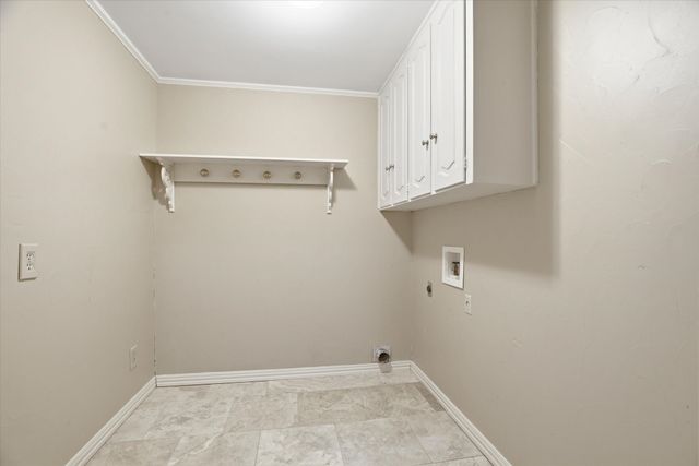 4201 Winding Way, Benbrook, TX 76126