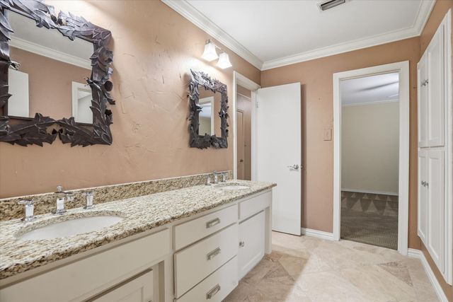 4201 Winding Way, Benbrook, TX 76126