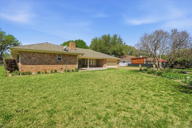 4201 Winding Way, Benbrook, TX 76126