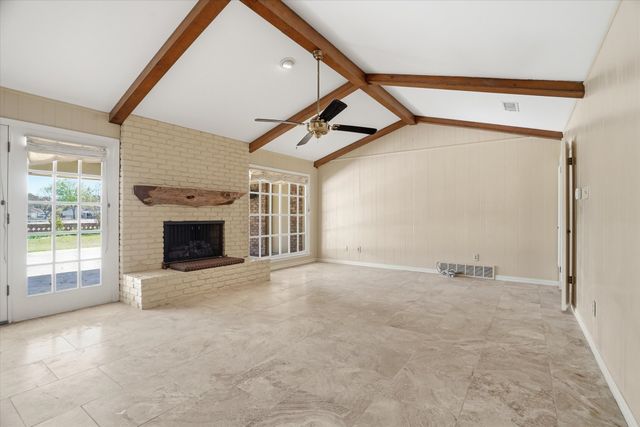 4201 Winding Way, Benbrook, TX 76126