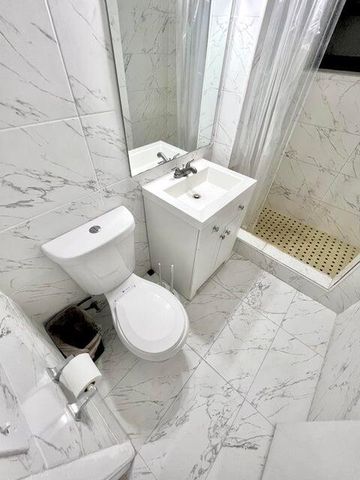 340 W Blue Heron Boulevard A, Riviera Beach, FL 33404