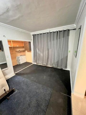 340 W Blue Heron Boulevard A, Riviera Beach, FL 33404