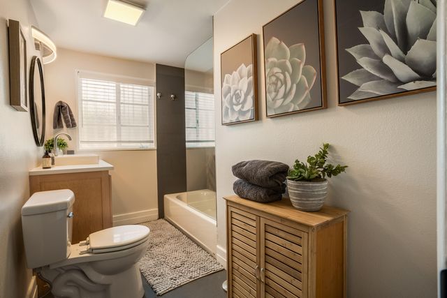 3400 Dellwood Court NE, Albuquerque, NM 87110