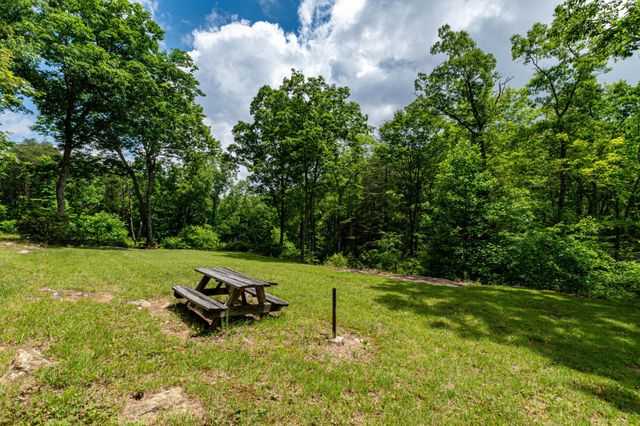 26 Gray Rock Vw, Pikeville, TN 37367