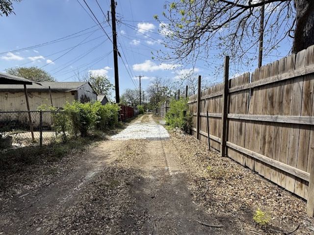 106 Wichita CT, San Antonio, TX 78225