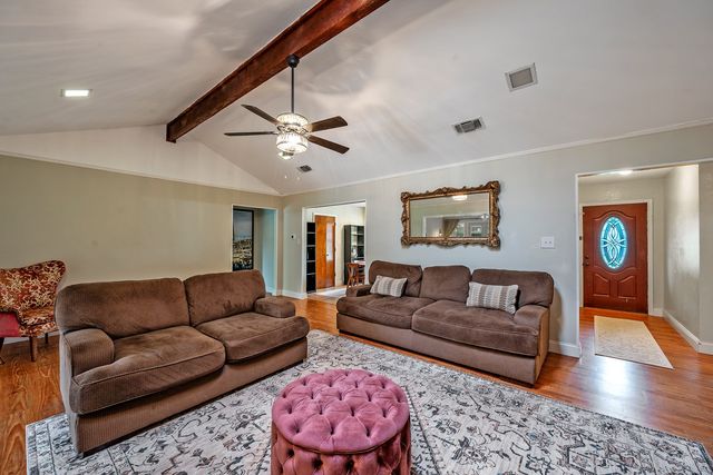 3407 Dovecreek Drive, Arlington, TX 76016