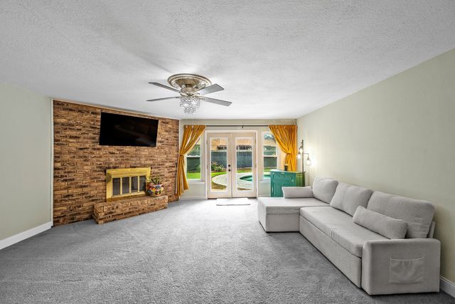 3407 Dovecreek Drive, Arlington, TX 76016