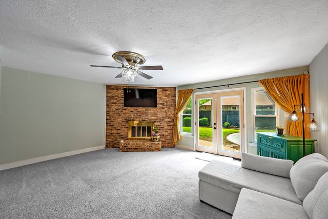 3407 Dovecreek Drive, Arlington, TX 76016