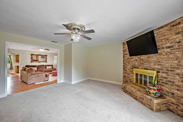 3407 Dovecreek Drive, Arlington, TX 76016