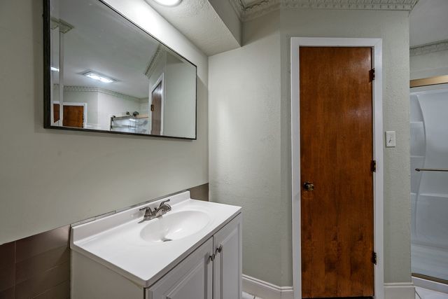 3407 Dovecreek Drive, Arlington, TX 76016