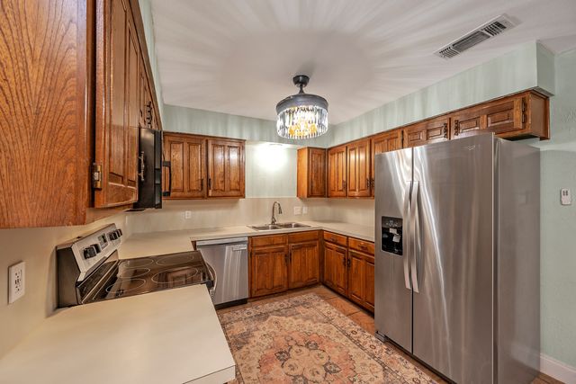 3407 Dovecreek Drive, Arlington, TX 76016