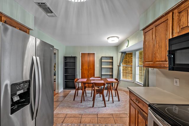 3407 Dovecreek Drive, Arlington, TX 76016