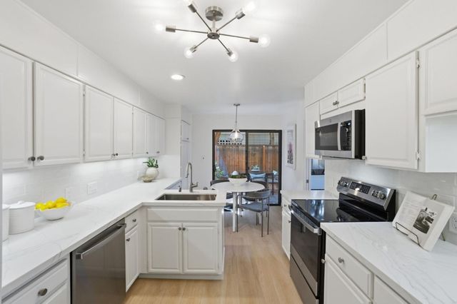 58 E Poplar Avenue 3, San Mateo, CA 94401