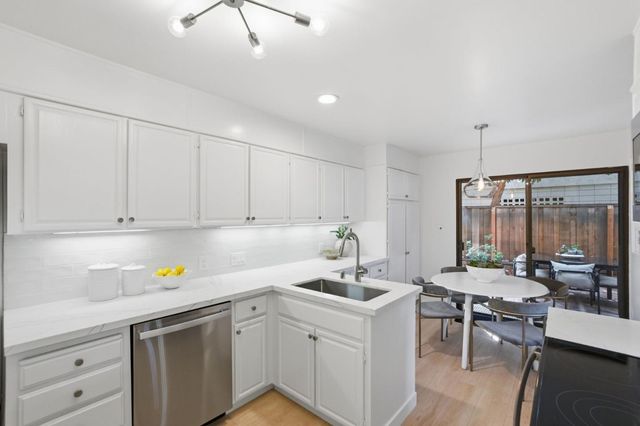 58 E Poplar Avenue 3, San Mateo, CA 94401