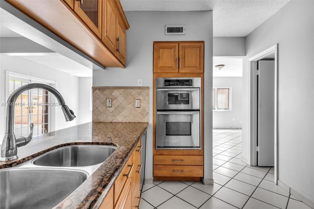 11319 SW 73rd Ln, Miami, FL 33173