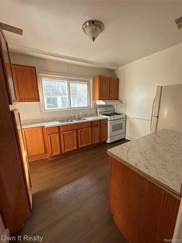 5250 Calhoun Street, Dearborn, MI 48126