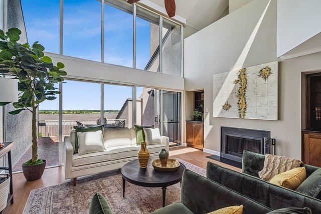 335 Riverbluff Pl Apt 2, Memphis, TN 38103