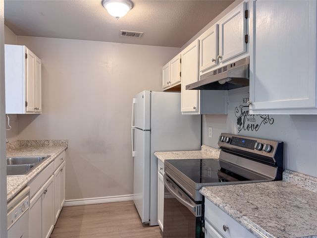 2327 Summer Place Drive, Arlington, TX 76014