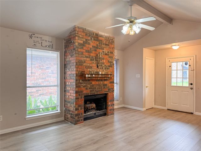 2327 Summer Place Drive, Arlington, TX 76014