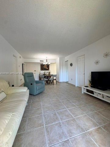 4717 NW 7th St 306-10, Miami, FL 33126