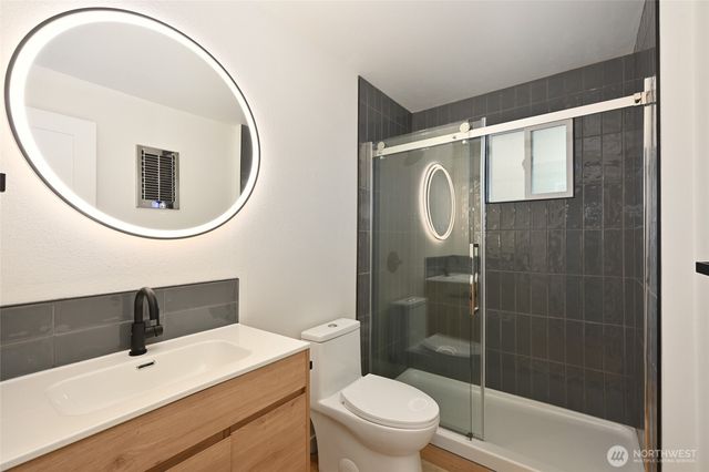 330 SE Clark Street, Issaquah, WA 98027