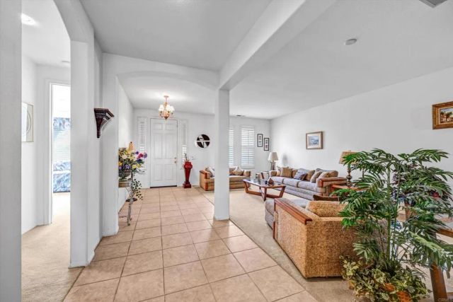 1898 Almagro Lane, Escondido, CA 92026