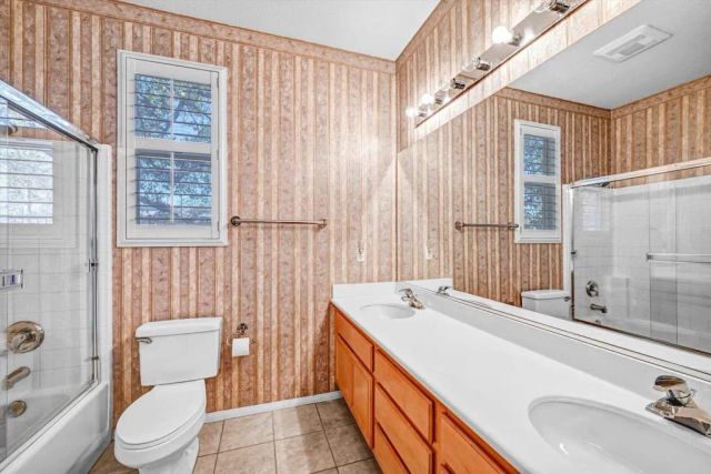 1898 Almagro Lane, Escondido, CA 92026