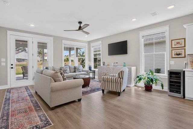136 Leeward Landing, Summerville, SC 29486