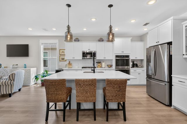136 Leeward Landing, Summerville, SC 29486