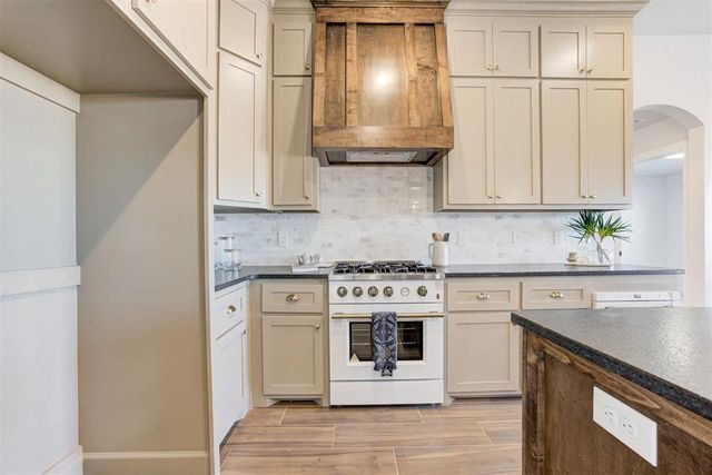 11941 NW 120th Street, Yukon, OK 73099