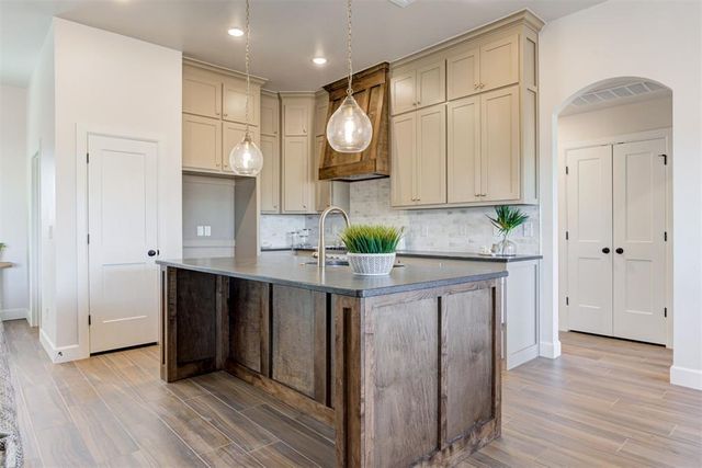 11941 NW 120th Street, Yukon, OK 73099