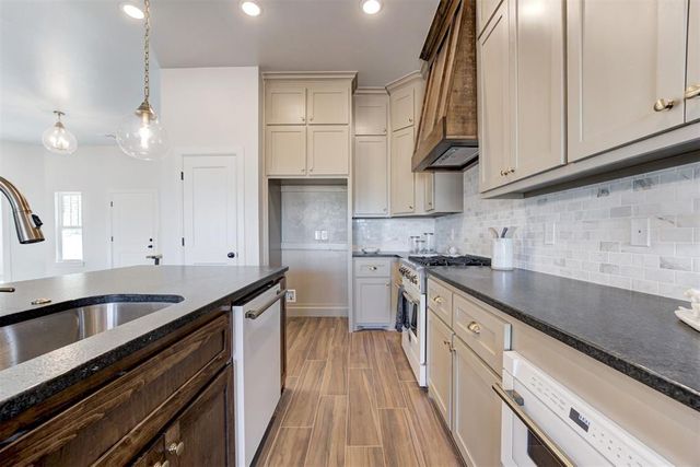 11941 NW 120th Street, Yukon, OK 73099