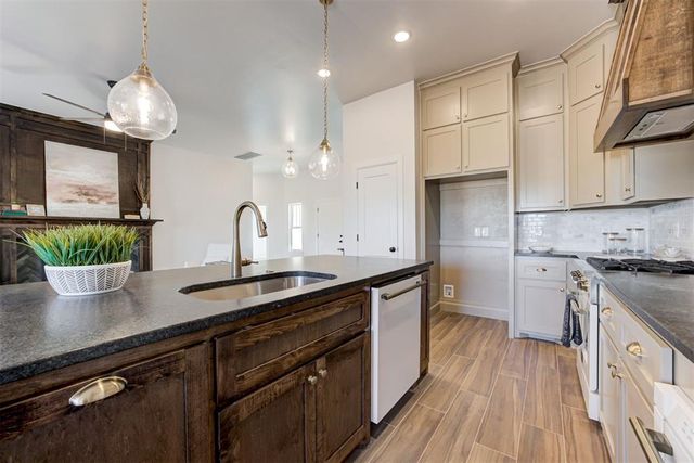 11941 NW 120th Street, Yukon, OK 73099