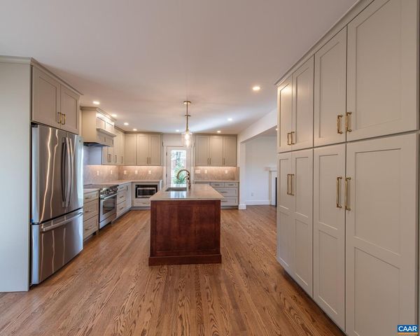 49 CANTERBURY RD, Charlottesville, VA 22903