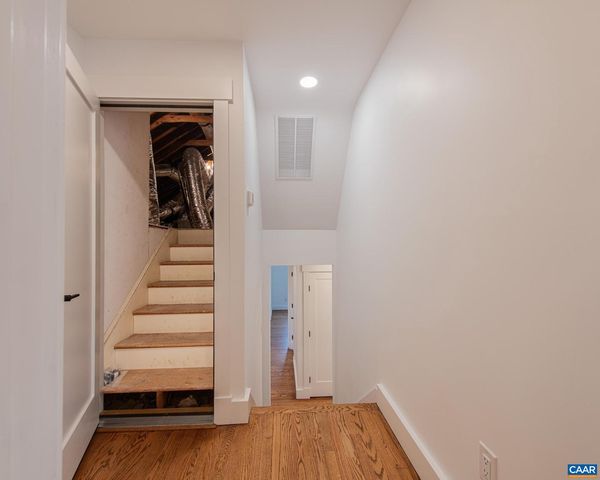 49 CANTERBURY RD, Charlottesville, VA 22903