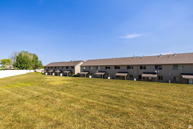 1865 W 5050 S, Roy, UT 84067