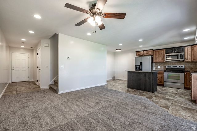 1865 W 5050 S, Roy, UT 84067