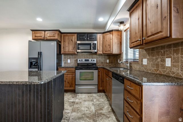 1865 W 5050 S, Roy, UT 84067