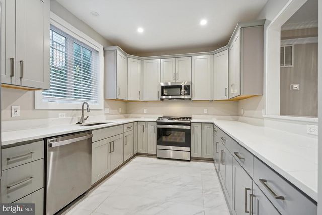 1553 RIVERTOWN PL, Occoquan, VA 22125