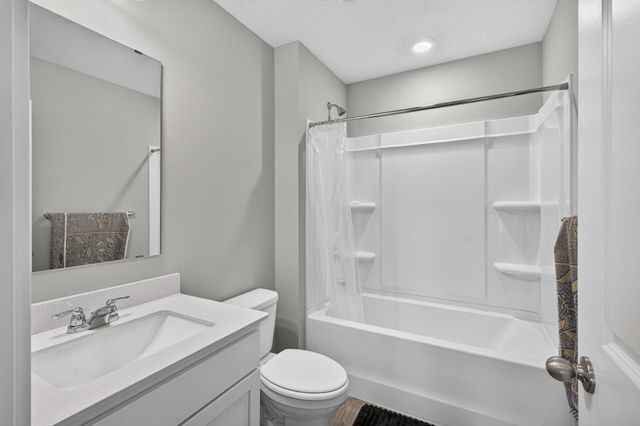 17528 Dunkirk Way, Lakeville, MN 55044